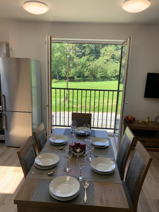 Cozy 2-Bedroom Vacation Apartment With Entire Top Floor Gaj  Bagian luar foto