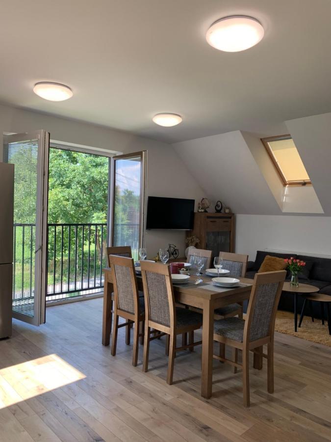 Cozy 2-Bedroom Vacation Apartment With Entire Top Floor Gaj  Bagian luar foto